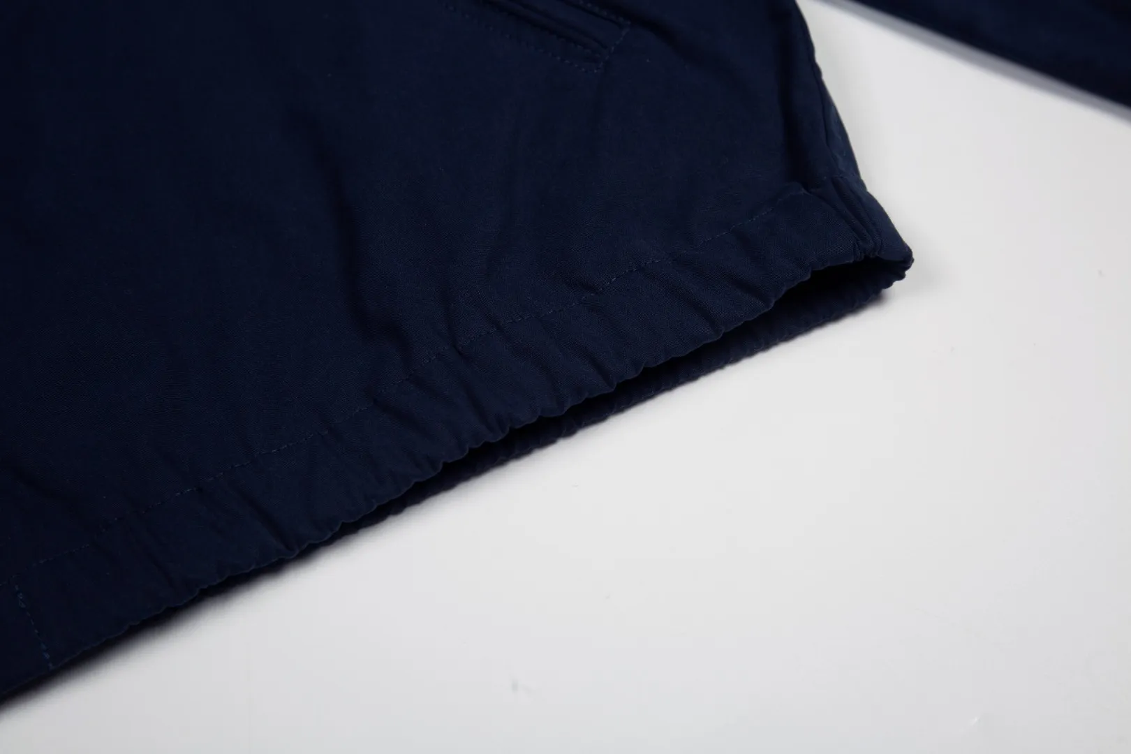 P290 White background picture [Popular item] Style number: 25109# (on sale all year round) Color: khaki/navy blue Size: S to XL - Ralph Lauren/Ralph Lauren Solid color logo embroidered cotton soft shell fabric hooded assault jacket - the face is the same as the original 32 high count plain weave super soft carbon grinding ✅ - Brand POLO three zippers Customized back collar webbing Dark and light two-color oil edge leather strips ✅ - Ralph Lauren/Ralph Lauren's classic men's and women's bomber zipper hooded jacket. It has an elegant and fashionable style with any wear. It has a retro and relaxed feel. The hood and zipper elements add to the casual casualness. The paper man effect on the upper body can be perfectly controlled whether it is sports style or casual style ✅